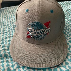 Detroit pistons snap back hat.